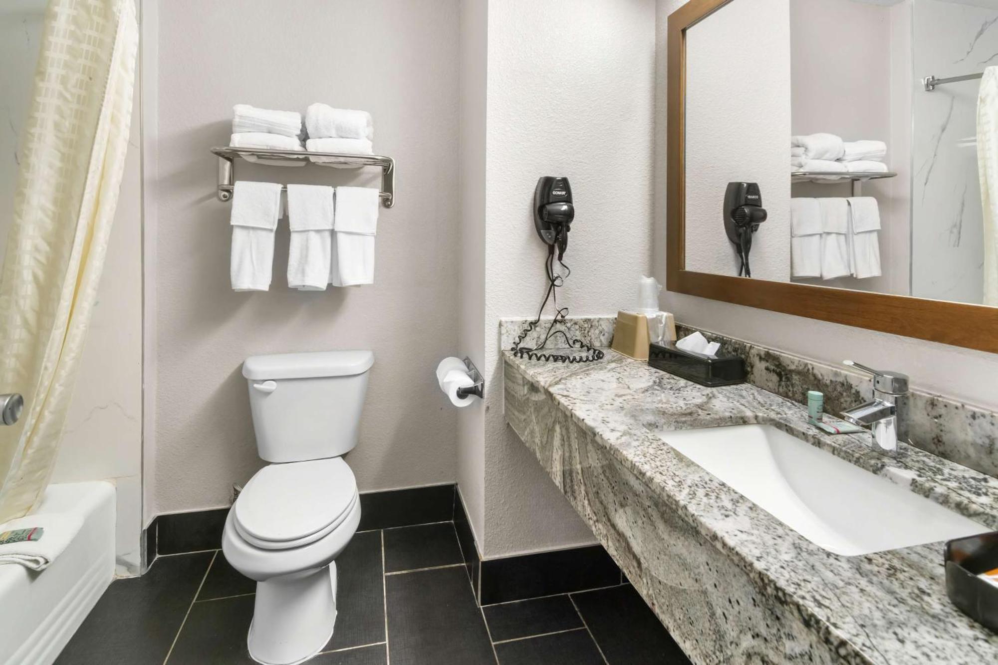 Surestay Plus By Best Western Fort Worth Benbrook Exterior foto